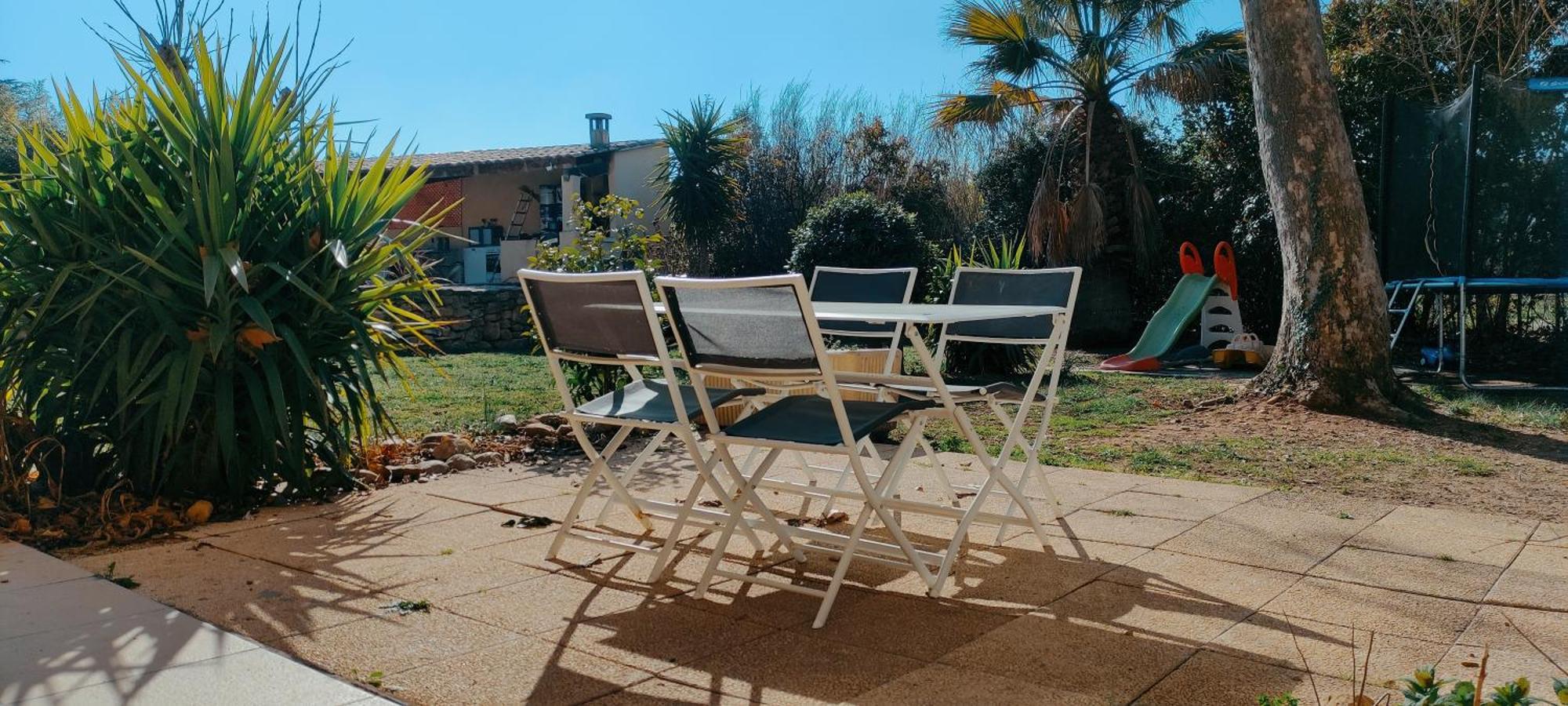Offrez-Vous Un Sejour Dans Notre Gite A Entressen Une Grande Piscine Pour Se Rafraichir ,Un Espace De Jeux Pour Enfants Pour Des Heures De Divertissement Un Terrain De Petanque Pour Des Parties Endiablees Buitenkant foto